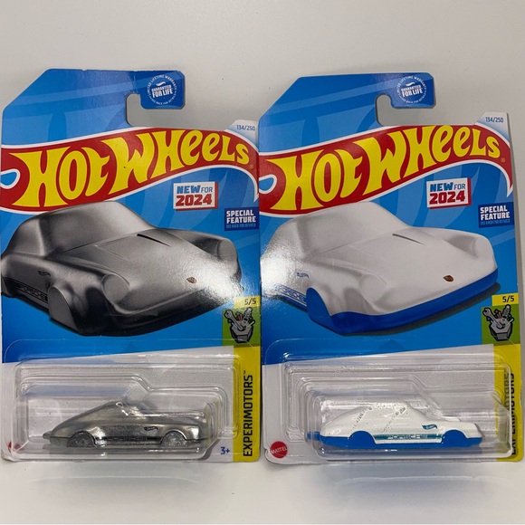 hot wheels Other - Hot Wheels Experimotors Porsche 911 Carrera Car Keychain Set 2024 Key Fob